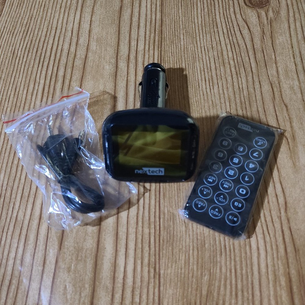 Nexxtech car FM Transmitter with remote (AS IS)